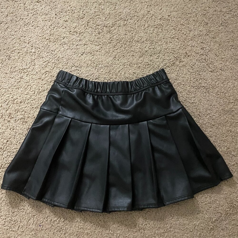Cute black skirt